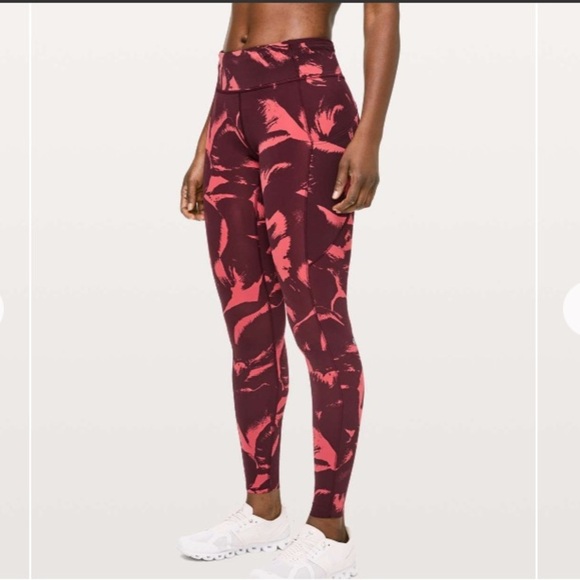 Lululemon Fast & Free Full Length Tight 28"
Flower Pop Poppy Coral Deep Ruby - Picture 11 of 13